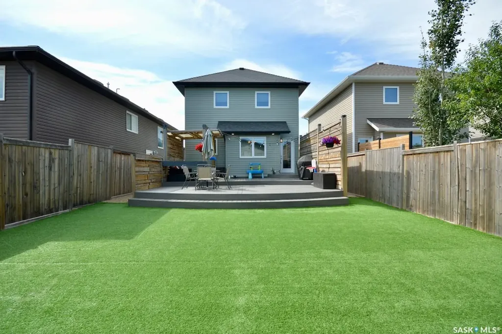 414 Veltkamp Crescent Saskatoon SK S7T 0S2