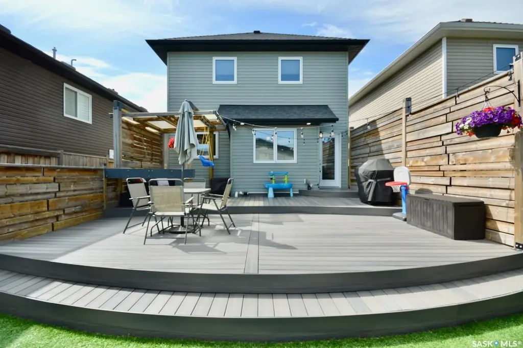 414 Veltkamp Crescent Saskatoon SK S7T 0S2