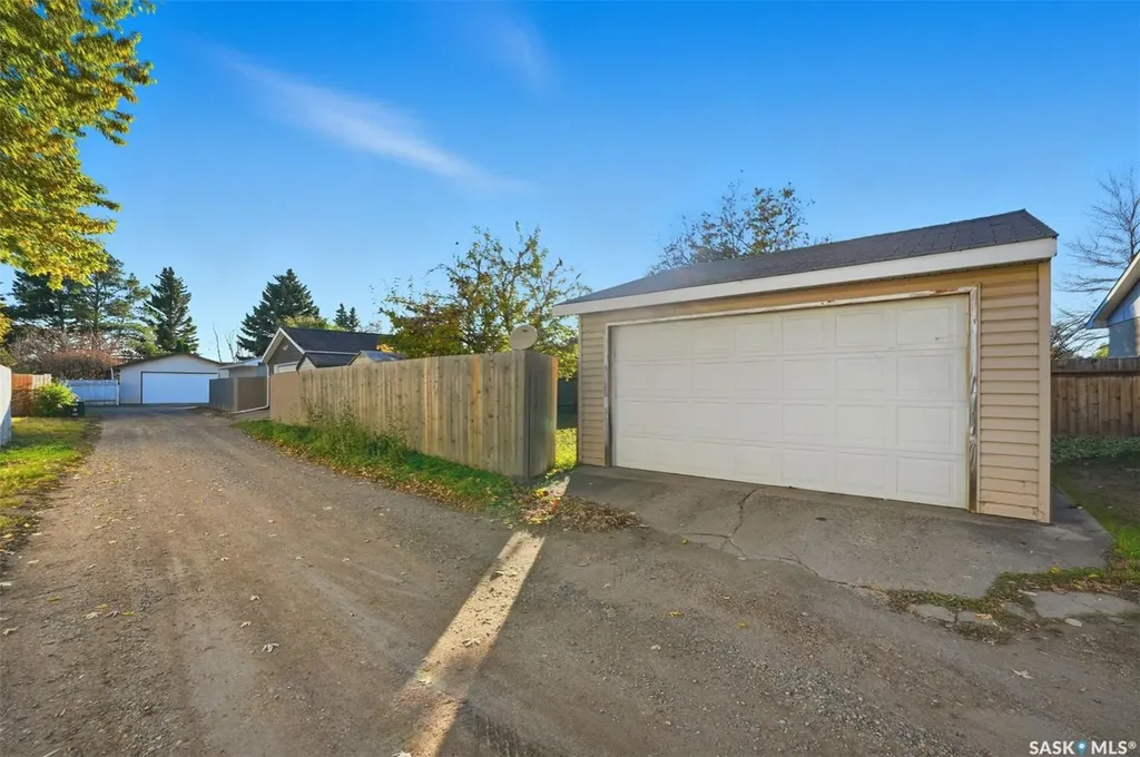 10 Dominion Crescent Saskatoon SK S7L 4N7