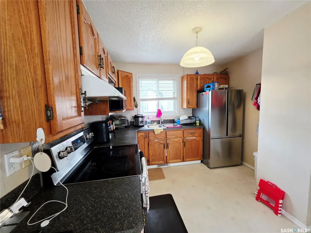 155 Carter Crescent Saskatoon SK S7L 7K4