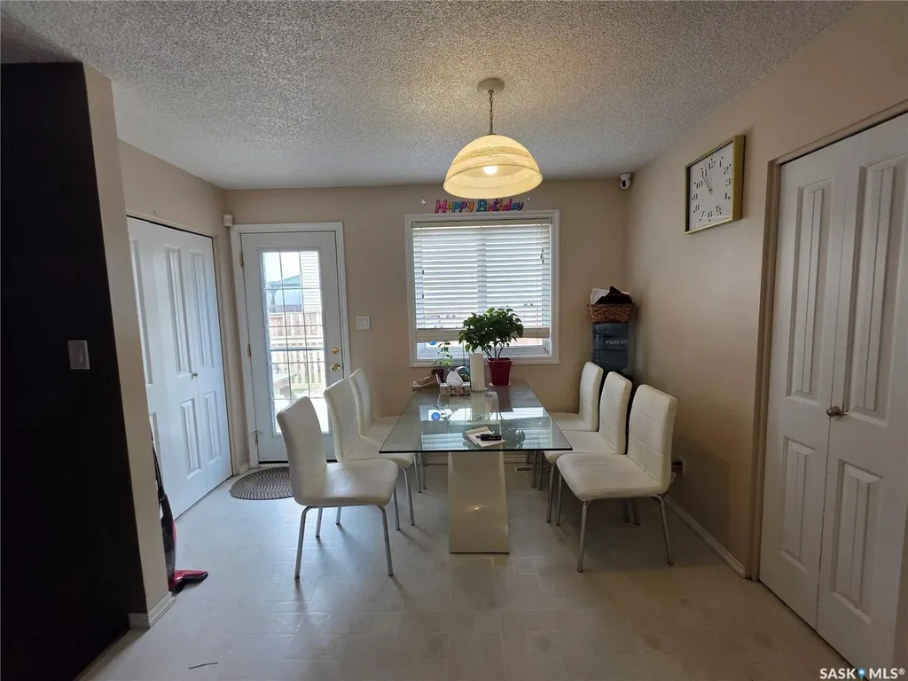 155 Carter Crescent Saskatoon SK S7L 7K4