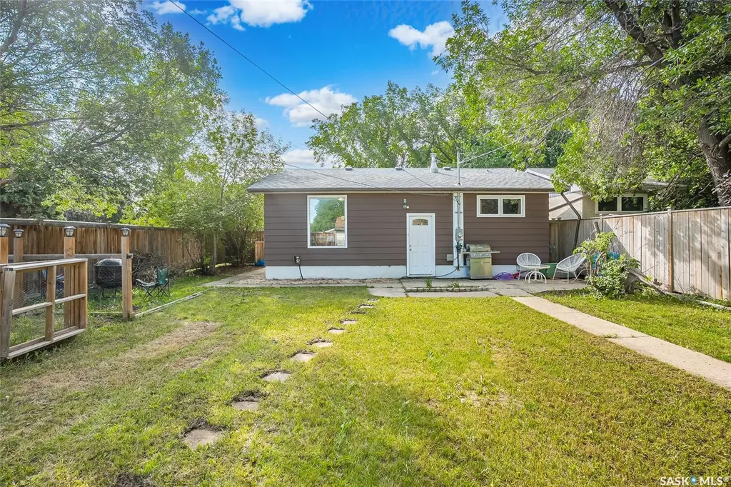 118 Evans Street Saskatoon SK S7N 2B2