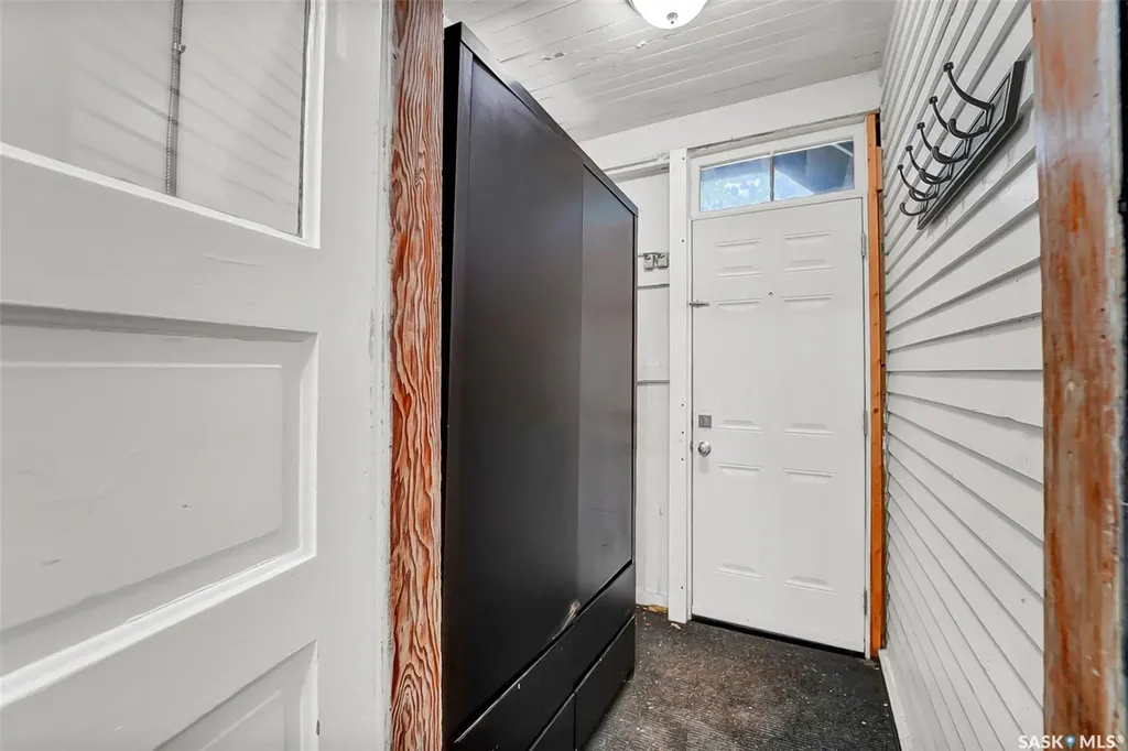 736 7th Avenue N Saskatoon SK S7K 2V4
