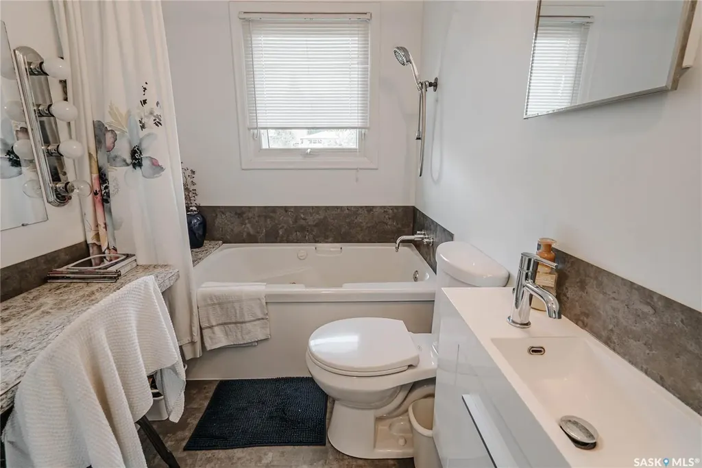 127 107th Street W Saskatoon SK S7N 1P2