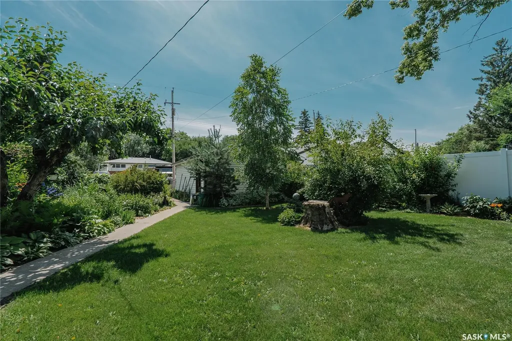 127 107th Street W Saskatoon SK S7N 1P2