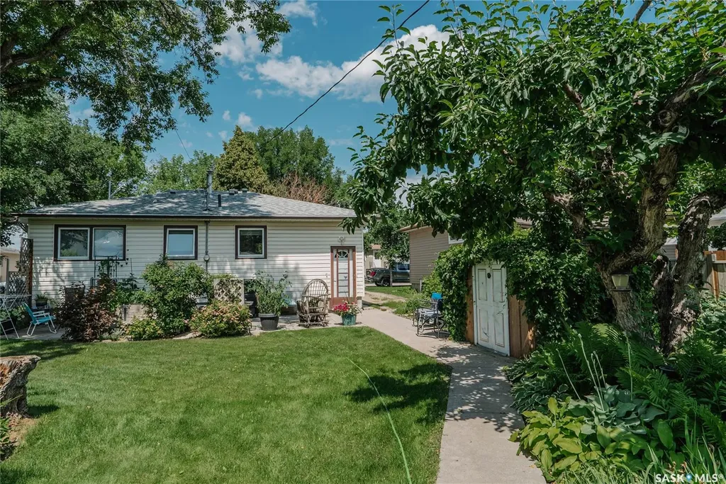 127 107th Street W Saskatoon SK S7N 1P2