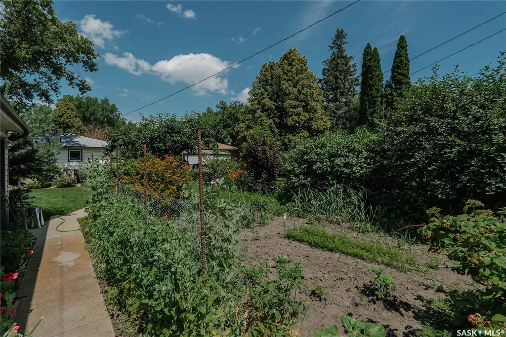127 107th Street W Saskatoon SK S7N 1P2