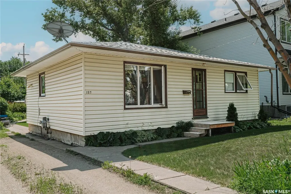 127 107th Street W Saskatoon SK S7N 1P2