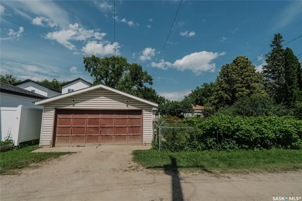 127 107th Street W Saskatoon SK S7N 1P2