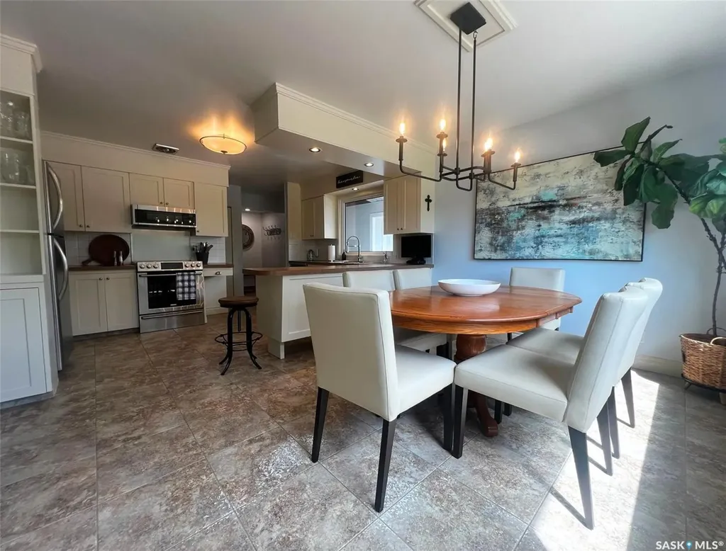 1183 George Street E Swift Current SK S9H 1Z5