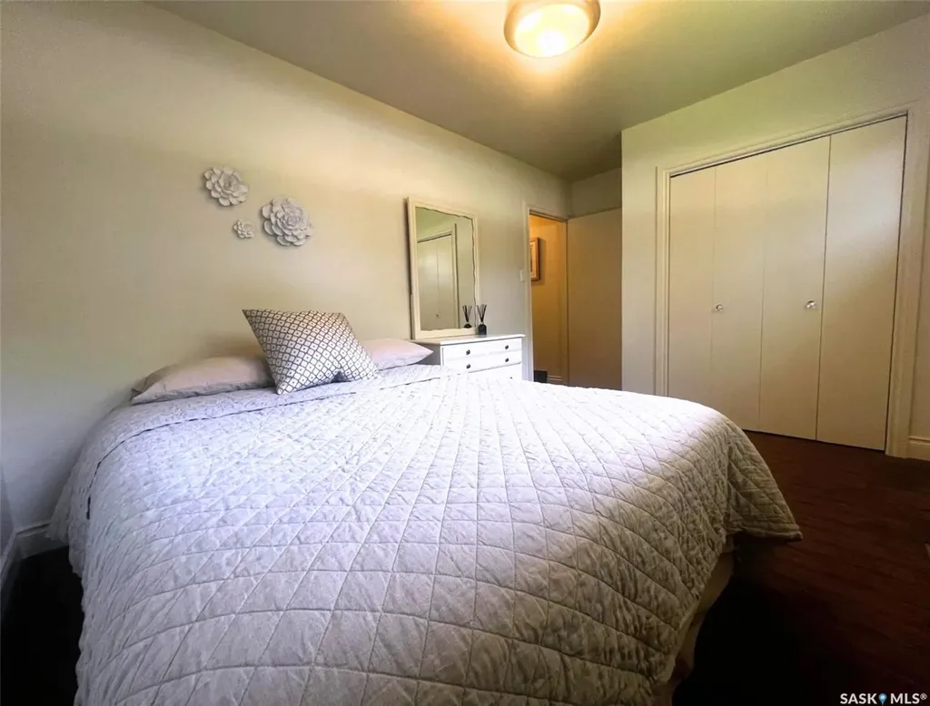 1183 George Street E Swift Current SK S9H 1Z5