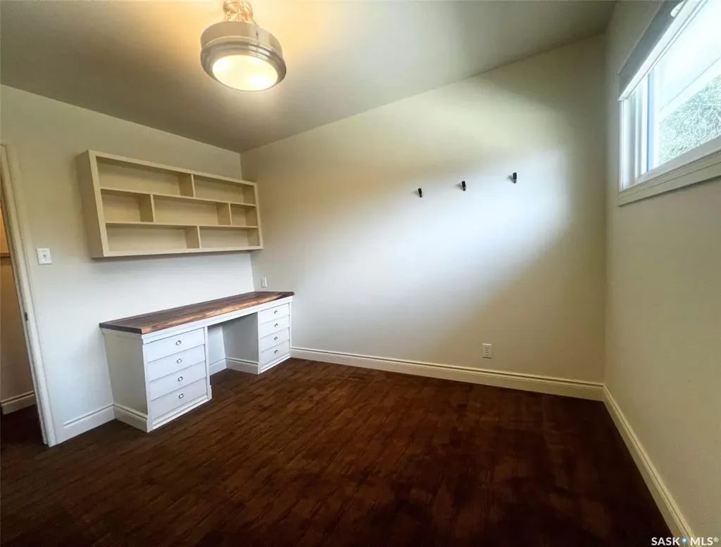 1183 George Street E Swift Current SK S9H 1Z5