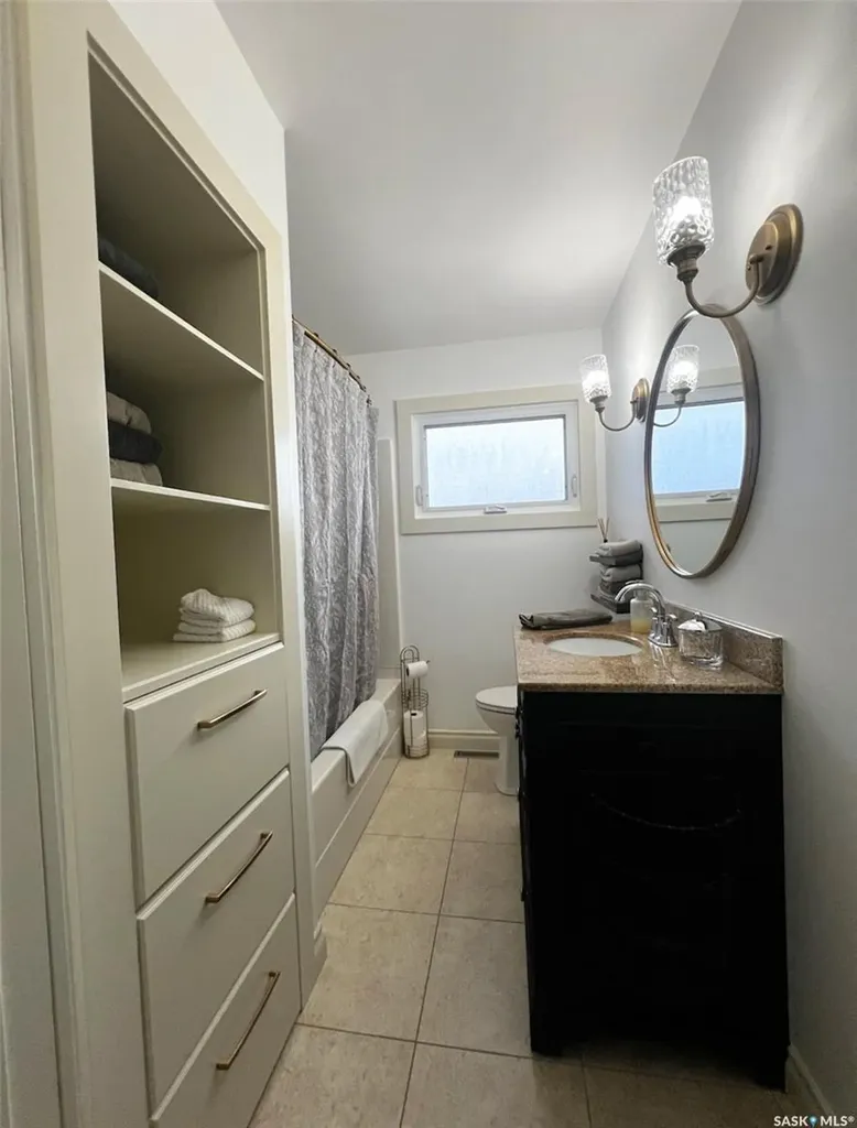 1183 George Street E Swift Current SK S9H 1Z5