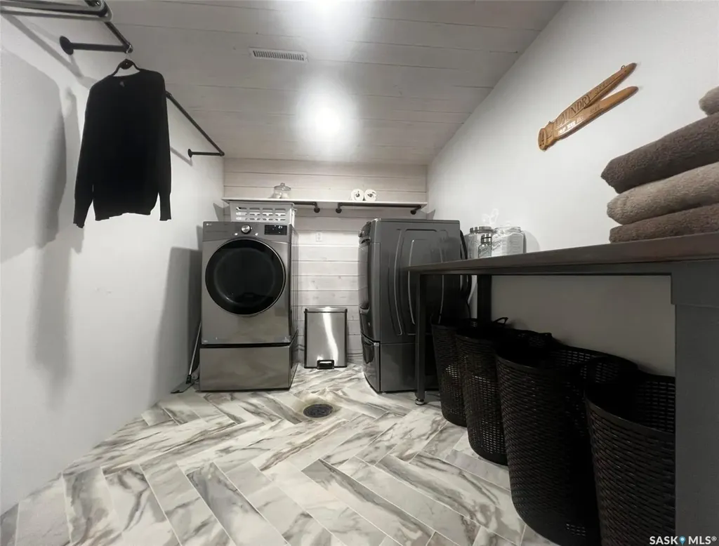 1183 George Street E Swift Current SK S9H 1Z5
