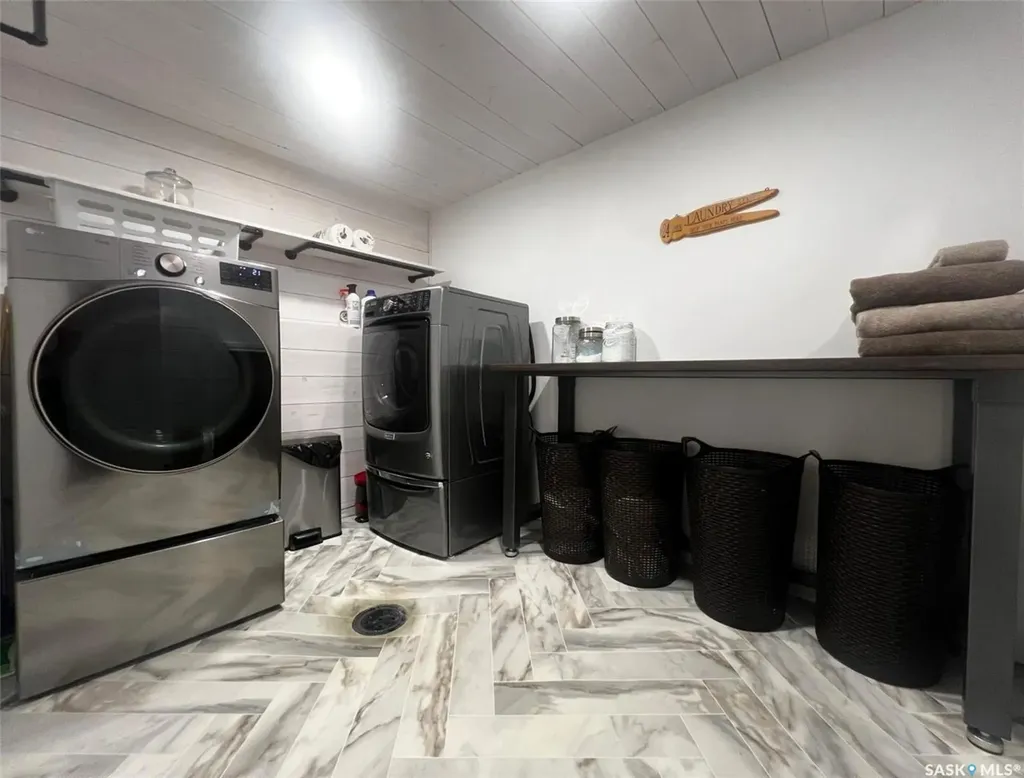 1183 George Street E Swift Current SK S9H 1Z5