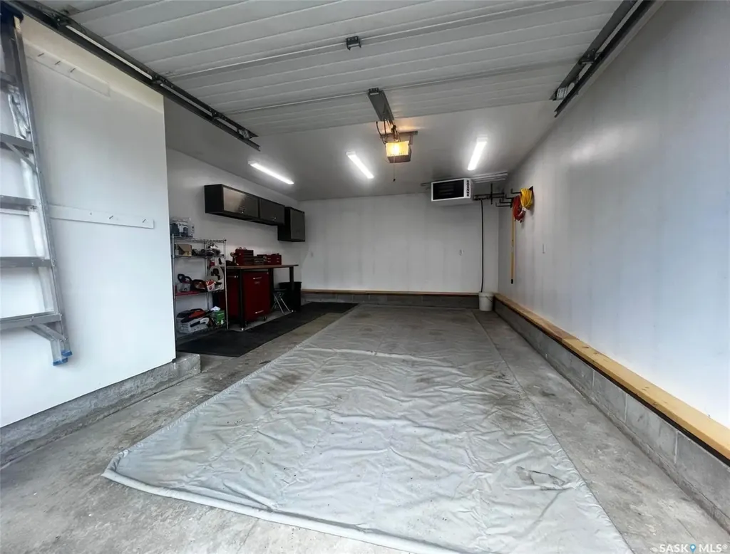 1183 George Street E Swift Current SK S9H 1Z5