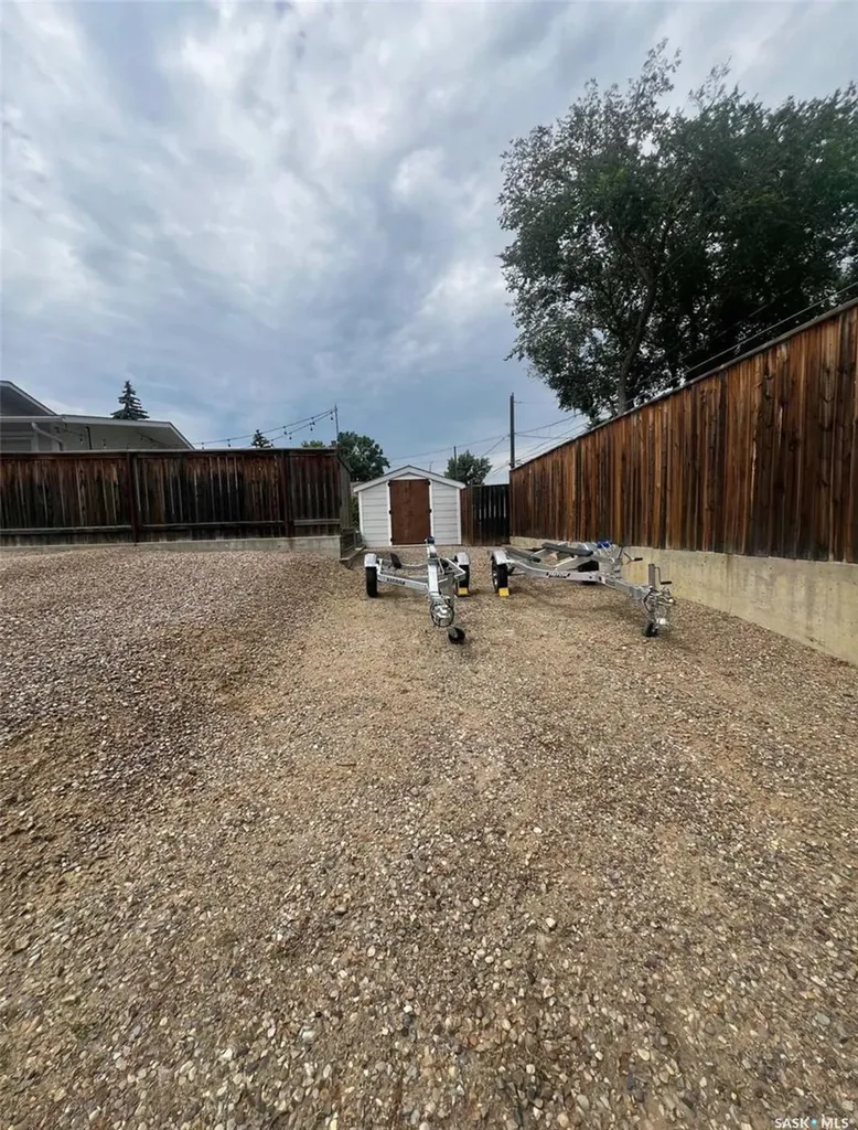 1183 George Street E Swift Current SK S9H 1Z5