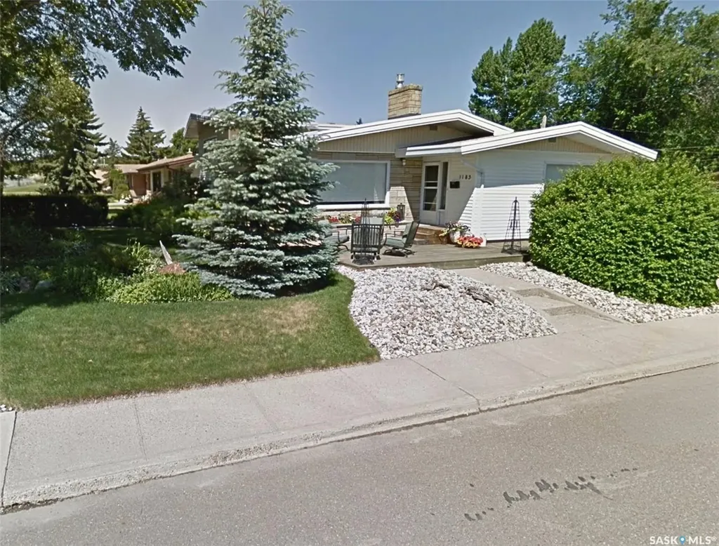 1183 George Street E Swift Current SK S9H 1Z5