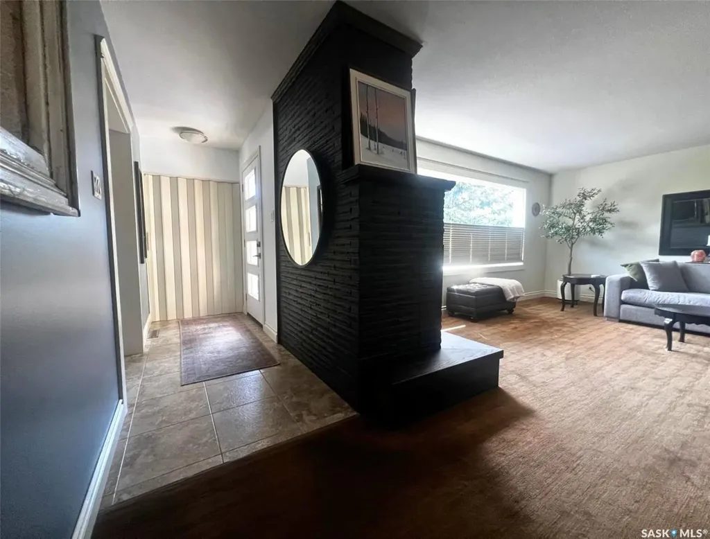 1183 George Street E Swift Current SK S9H 1Z5