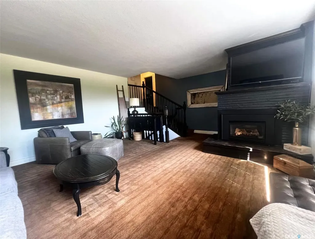 1183 George Street E Swift Current SK S9H 1Z5