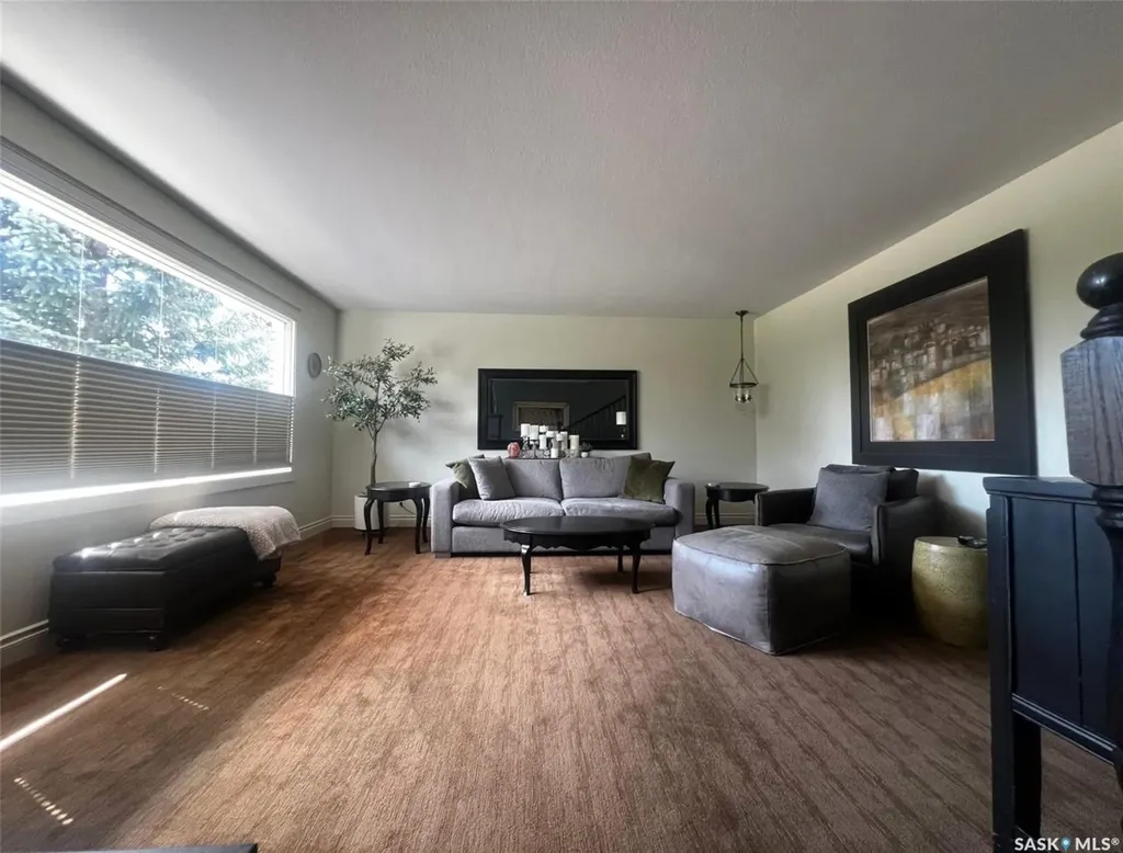 1183 George Street E Swift Current SK S9H 1Z5