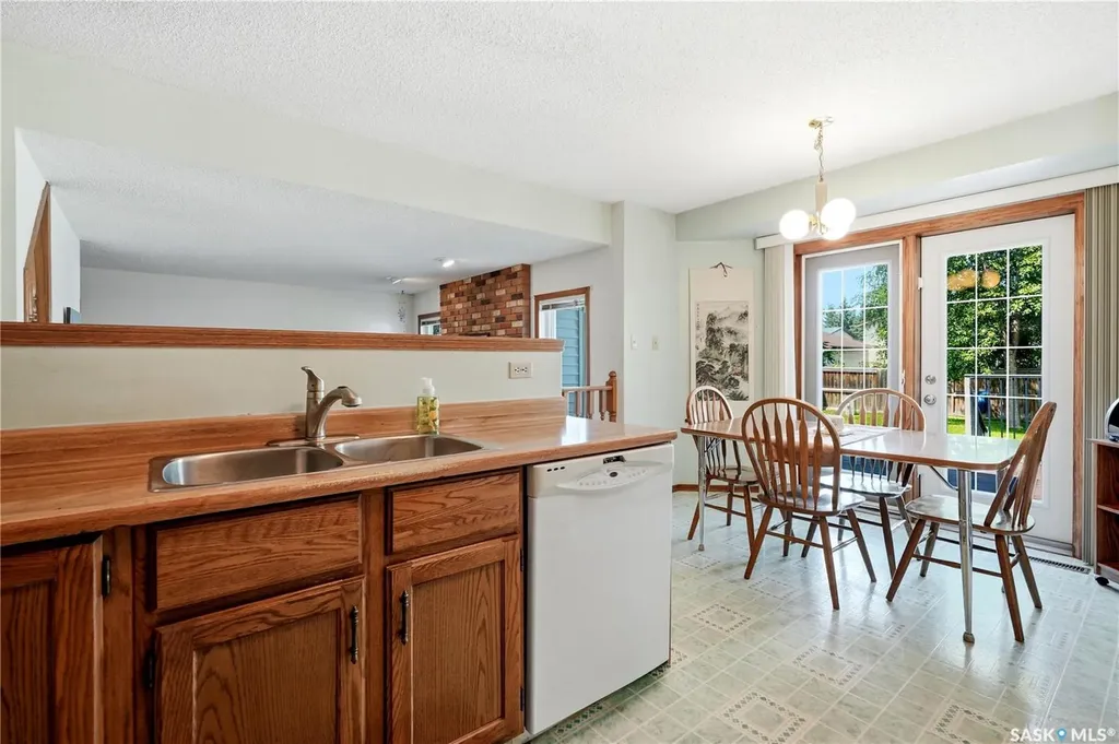 818 Spencer Lane Saskatoon SK S7K 7T5