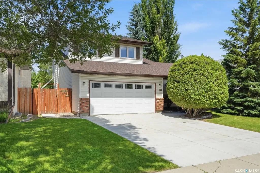 818 Spencer Lane Saskatoon SK S7K 7T5