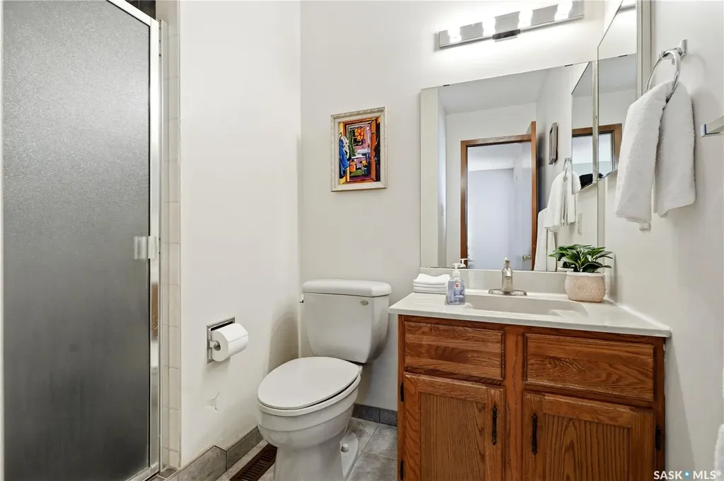 818 Spencer Lane Saskatoon SK S7K 7T5