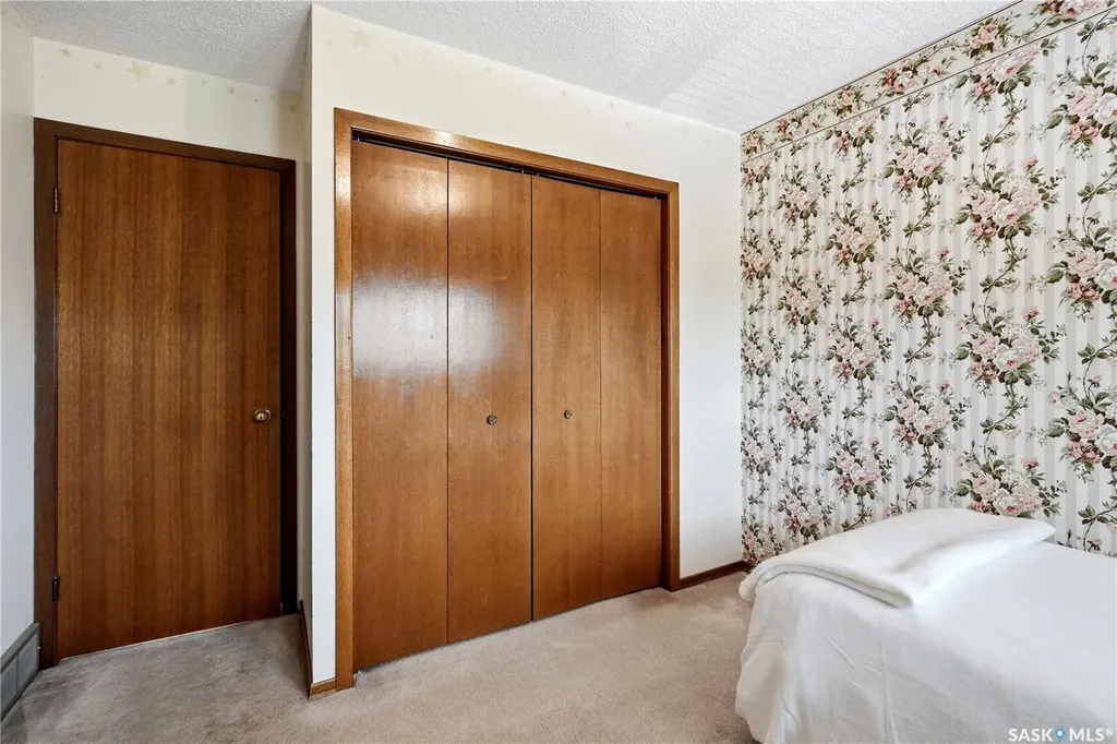 818 Spencer Lane Saskatoon SK S7K 7T5