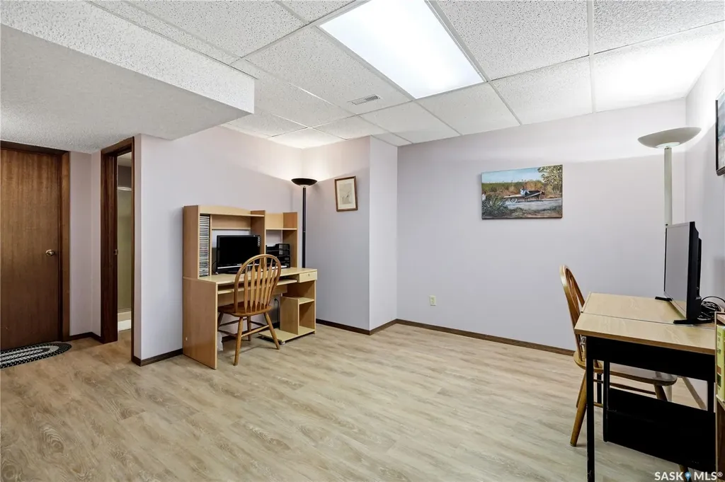818 Spencer Lane Saskatoon SK S7K 7T5