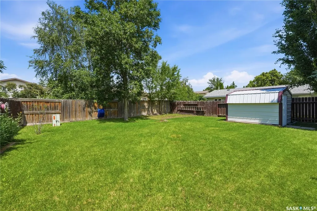 818 Spencer Lane Saskatoon SK S7K 7T5