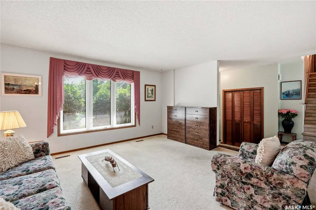 818 Spencer Lane Saskatoon SK S7K 7T5