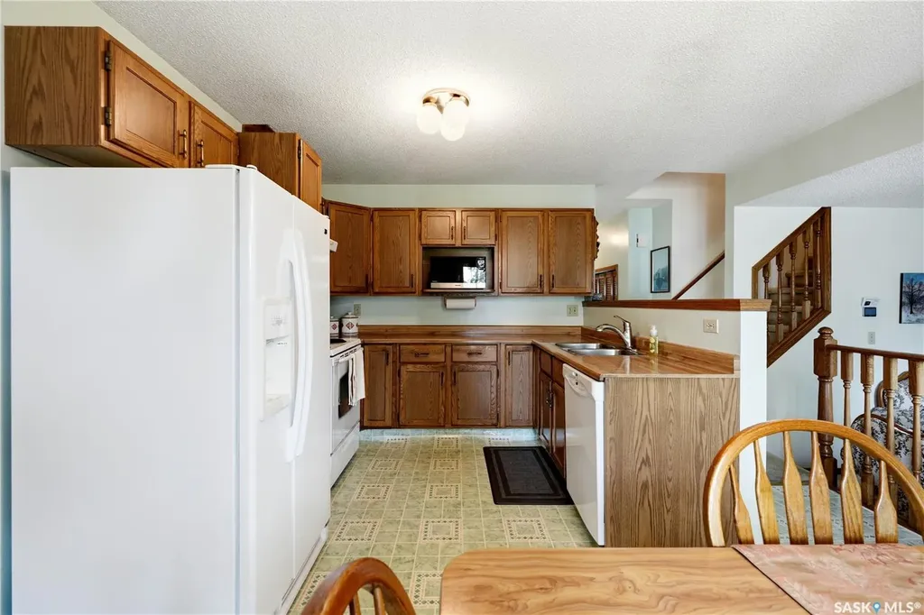 818 Spencer Lane Saskatoon SK S7K 7T5