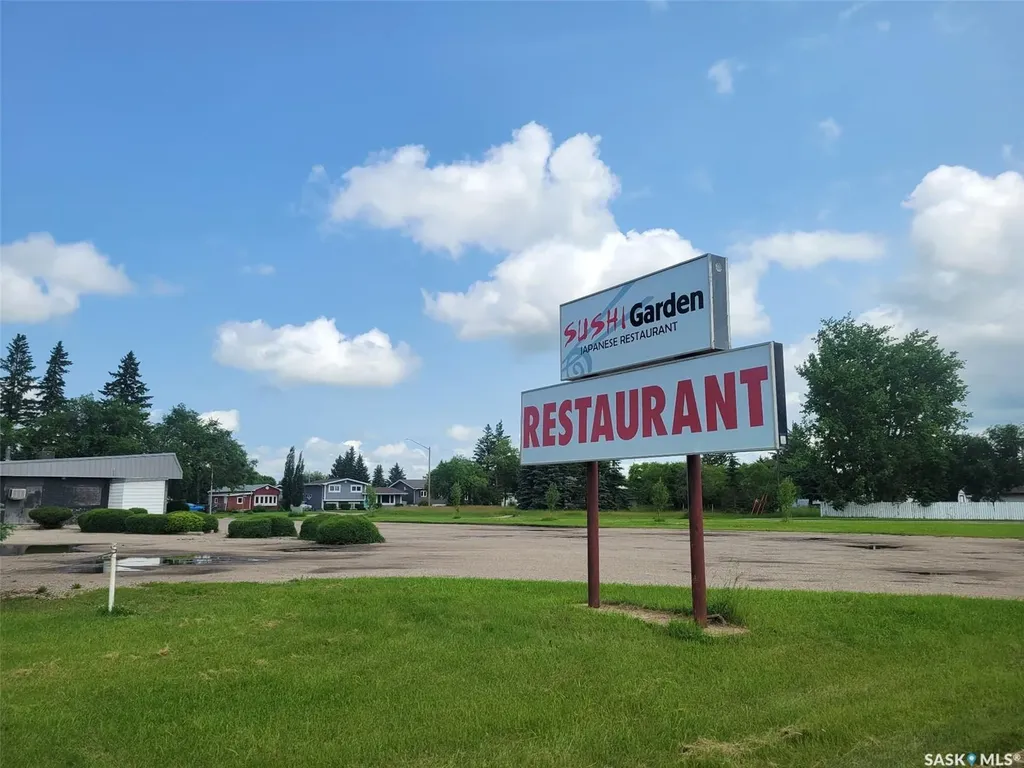 702 3rd Avenue W Melville SK S0A 2P0