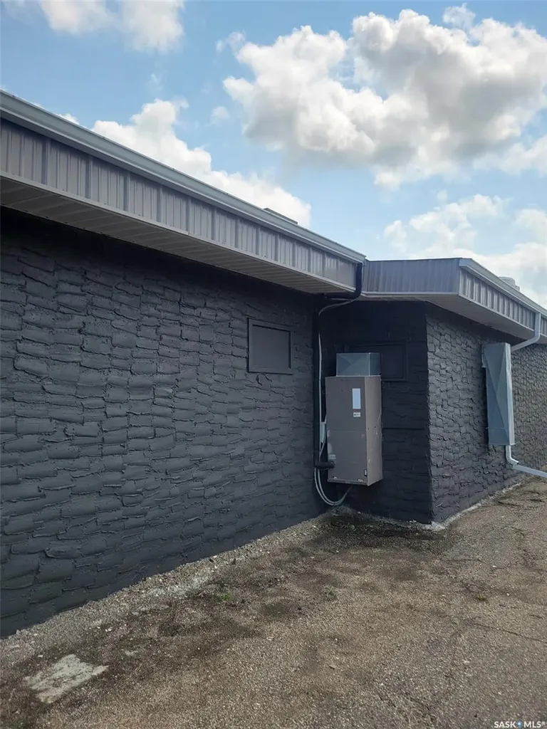 702 3rd Avenue W Melville SK S0A 2P0