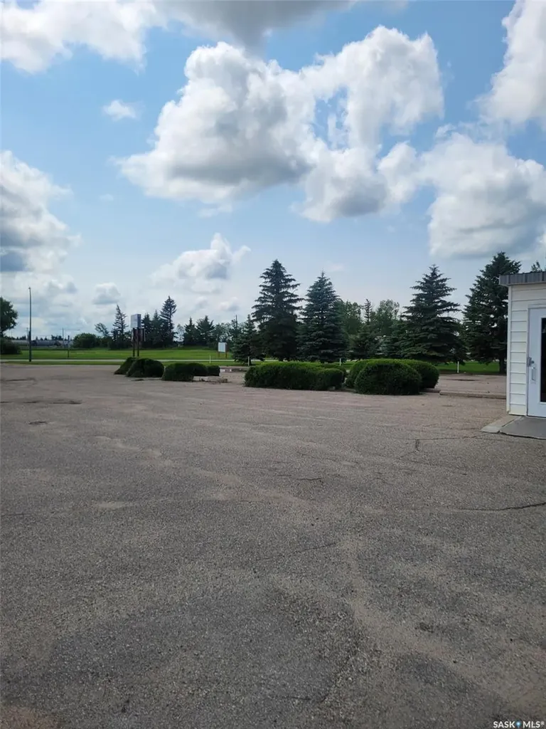 702 3rd Avenue W Melville SK S0A 2P0