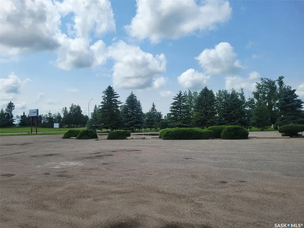 702 3rd Avenue W Melville SK S0A 2P0