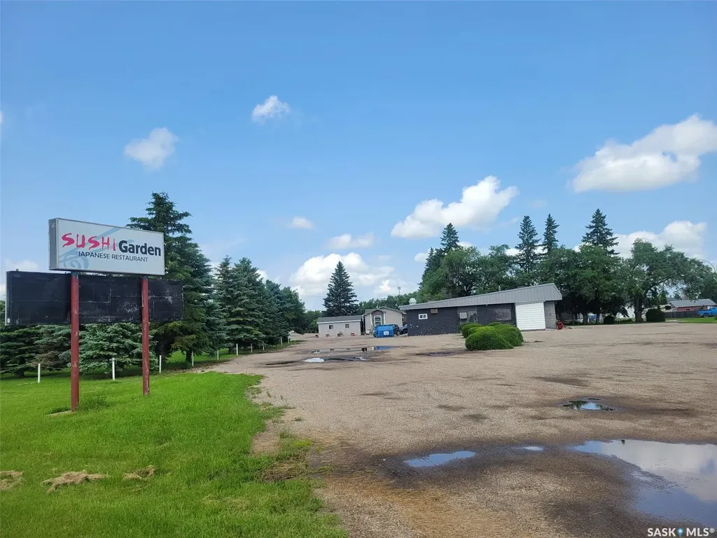 702 3rd Avenue W Melville SK S0A 2P0