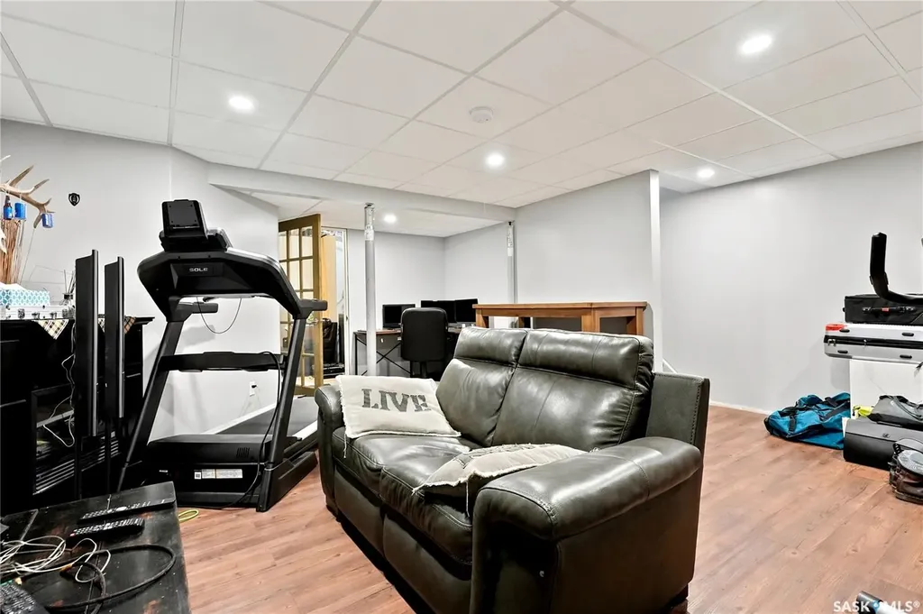 415 Lynd Crescent Saskatoon SK S7T 0C2