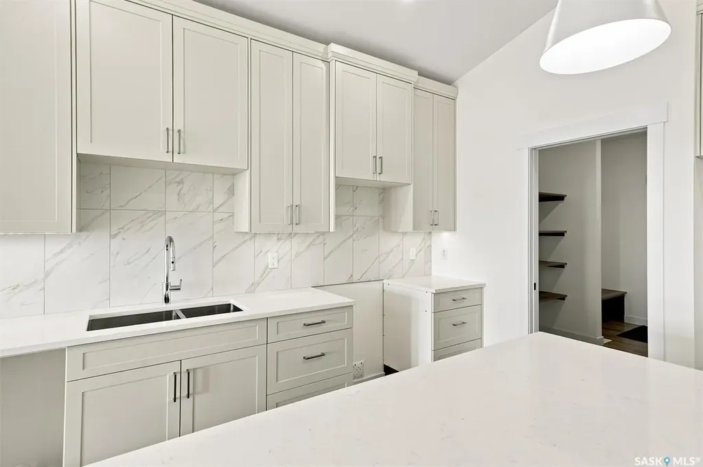 242 Doran Way Saskatoon SK S7H 4N2
