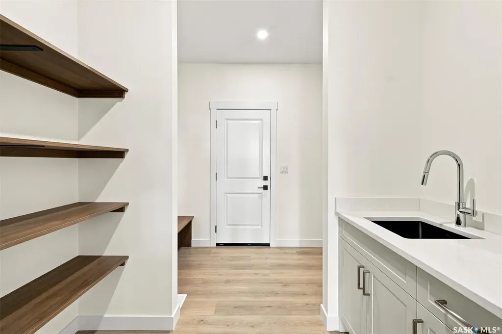 242 Doran Way Saskatoon SK S7H 4N2