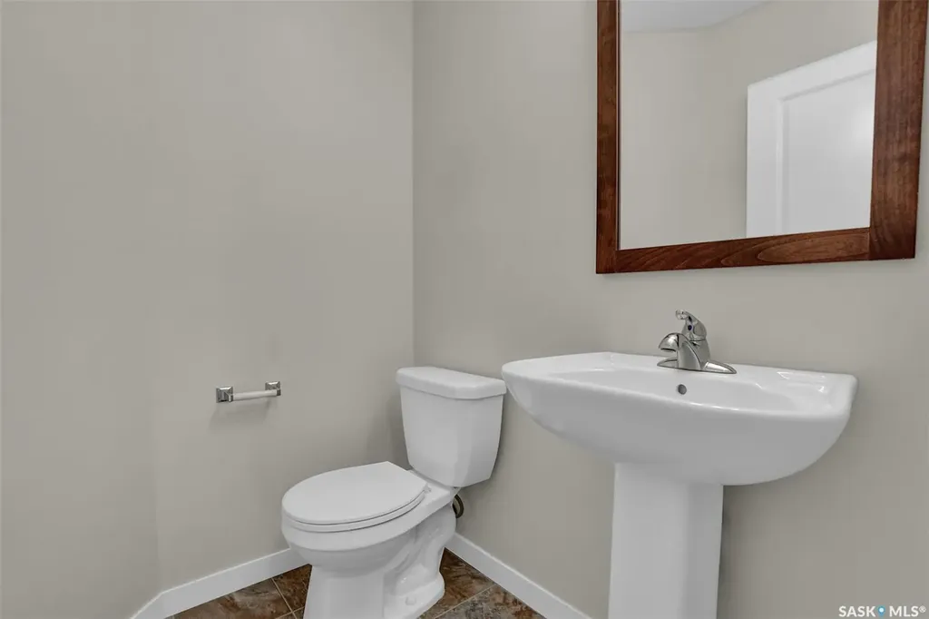 5655 Aerodrome Road Regina SK S4W 0M3