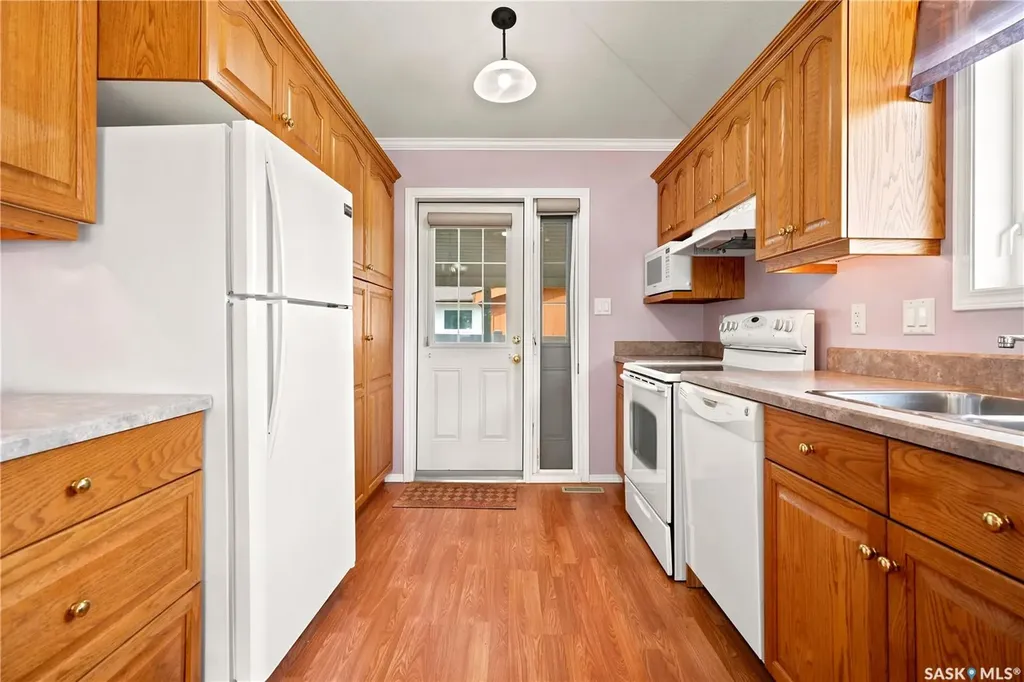 910 1st Street W Assiniboia SK S0H 0B0
