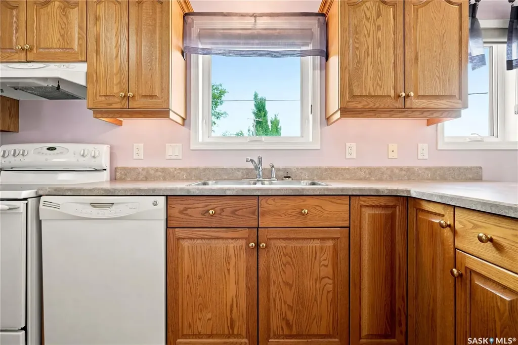 910 1st Street W Assiniboia SK S0H 0B0