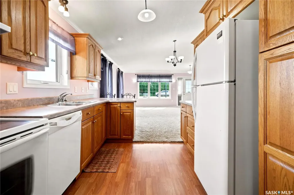 910 1st Street W Assiniboia SK S0H 0B0