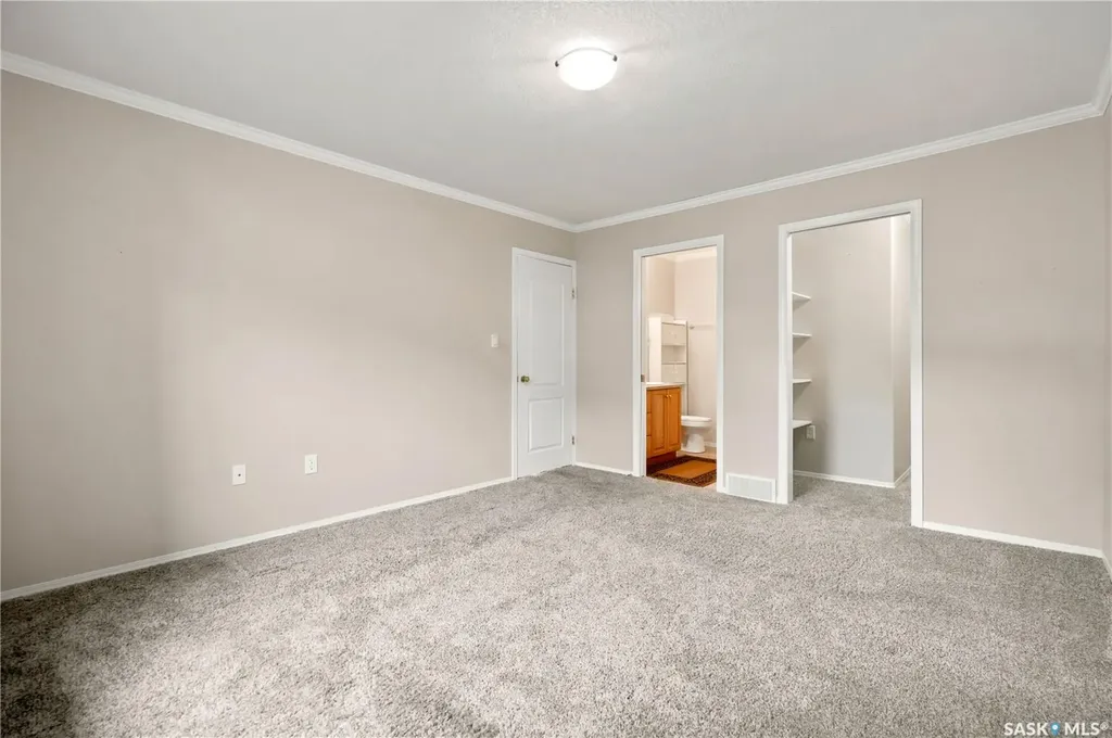 910 1st Street W Assiniboia SK S0H 0B0