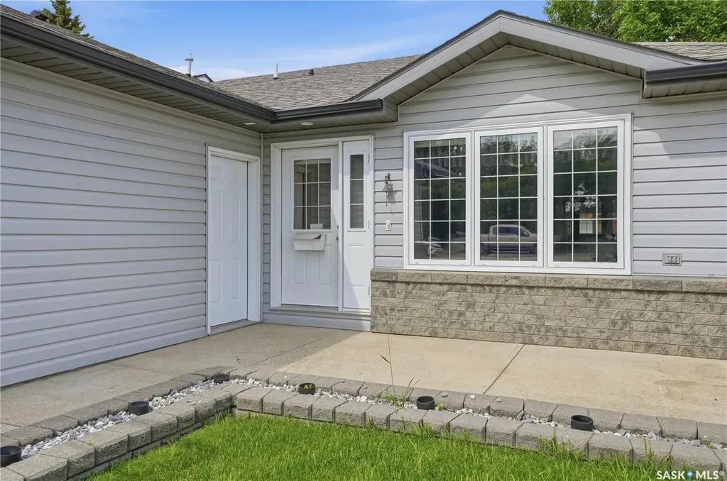 910 1st Street W Assiniboia SK S0H 0B0