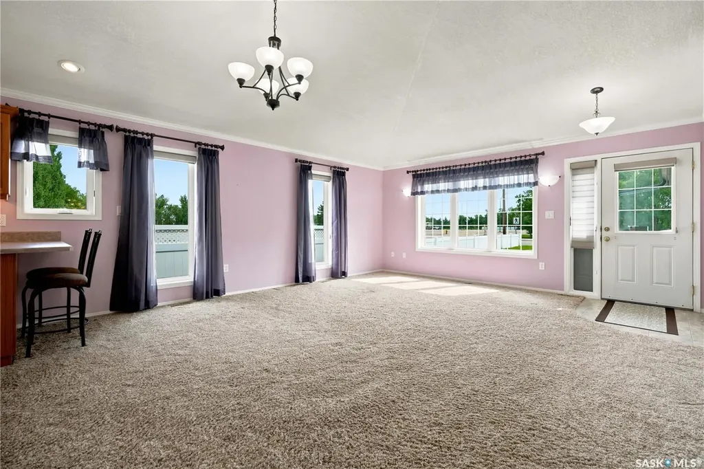 910 1st Street W Assiniboia SK S0H 0B0