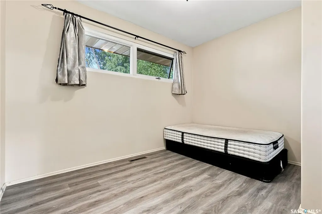 2301 Cairns Avenue Saskatoon SK S7J 1T9