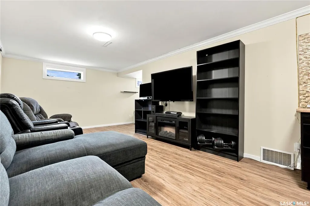 2301 Cairns Avenue Saskatoon SK S7J 1T9